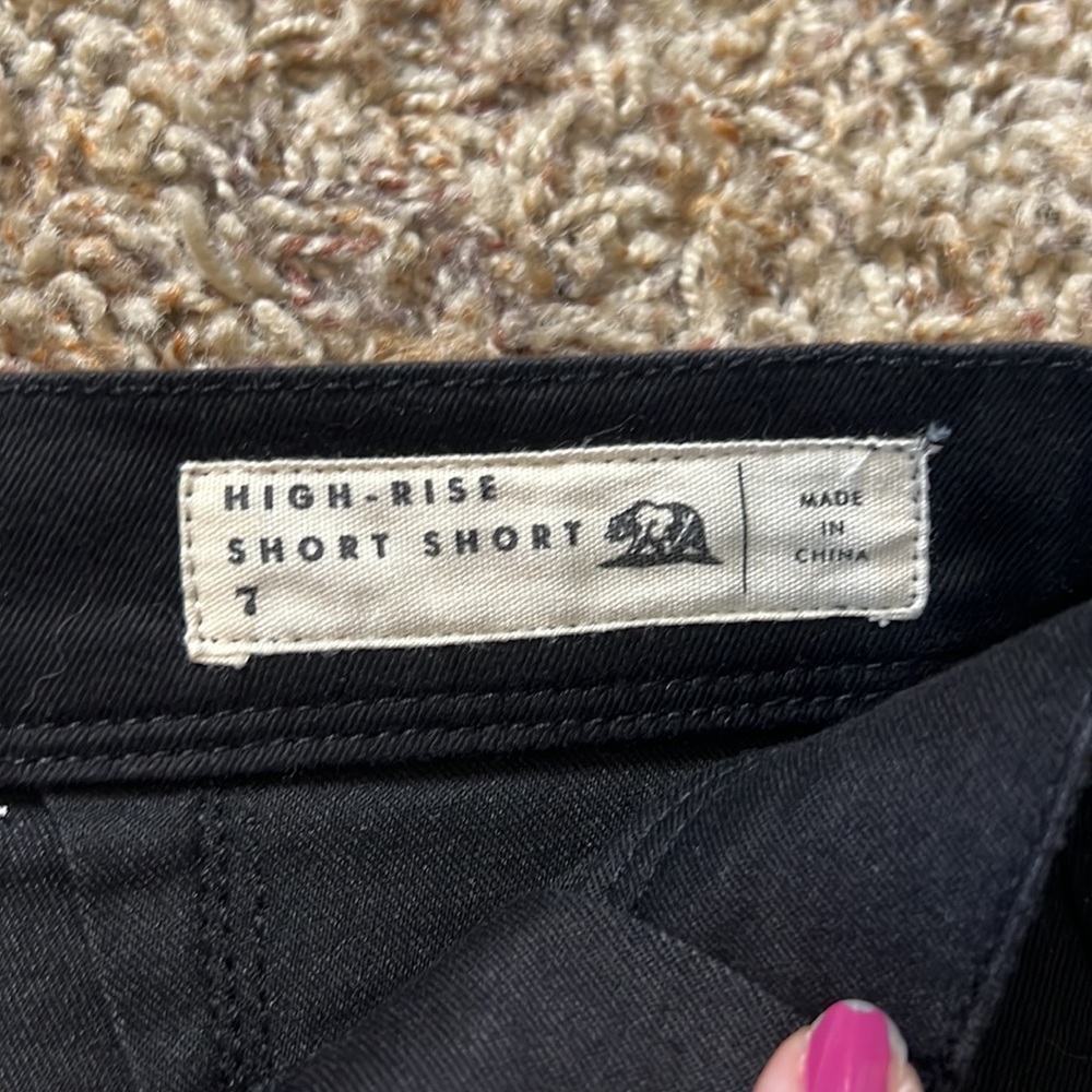 Bullhead Denim Co High-Rise Short Shorts - Picture 3 of 3